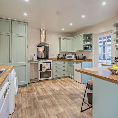 3 Bed In Millom Oc-88586 *